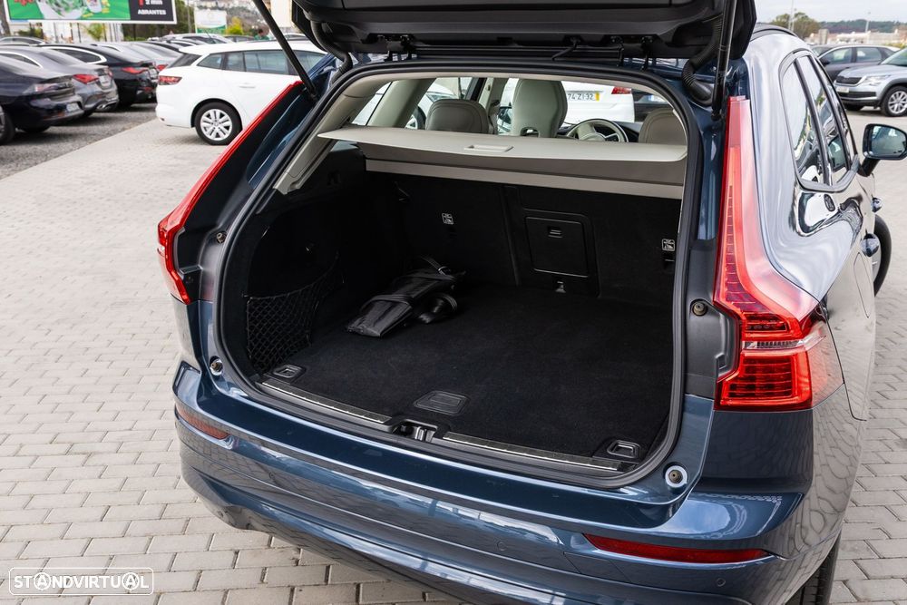 Volvo XC 60 2.0 B4 Momentum - 10