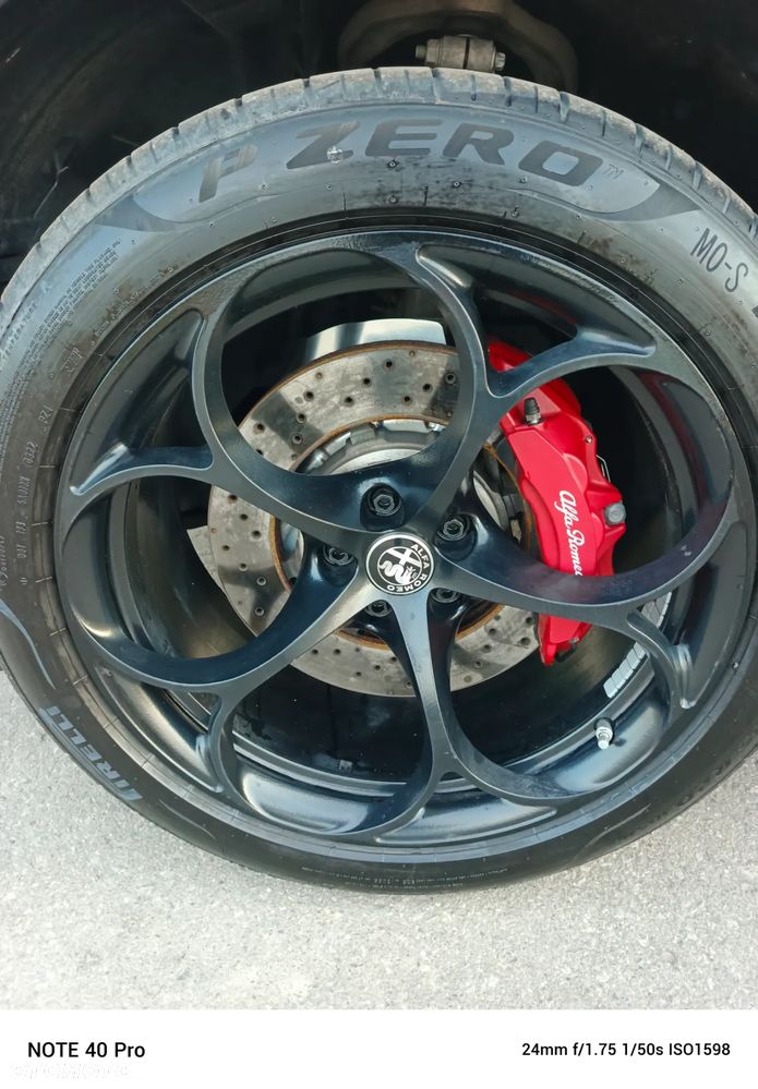 Alfa Romeo Stelvio V6 2.9 Bi-Turbo AT8-Q4 Quadrifoglio - 11