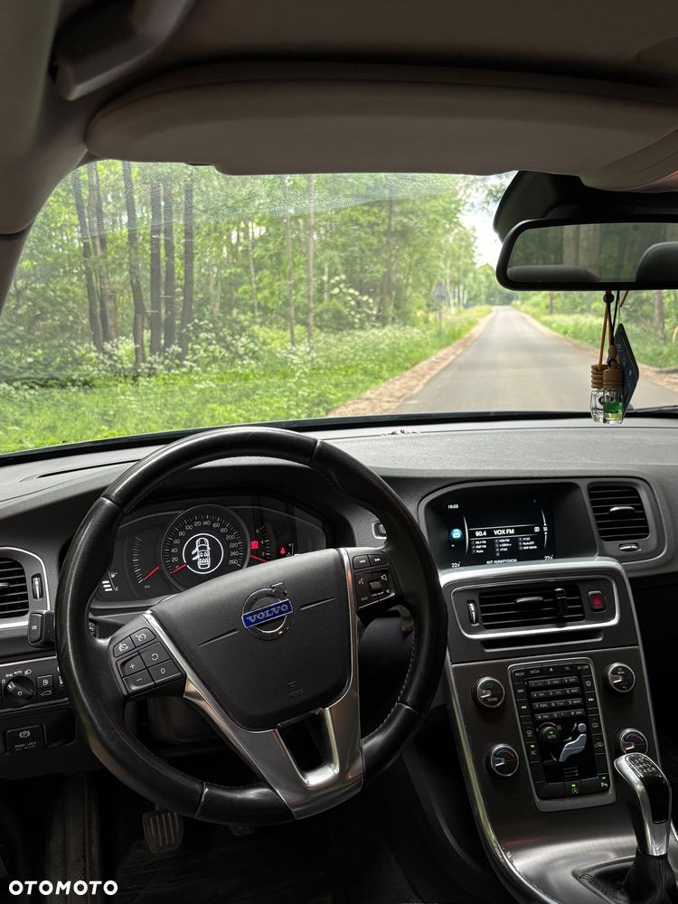 Volvo S60 D4 Drive-E Momentum - 22