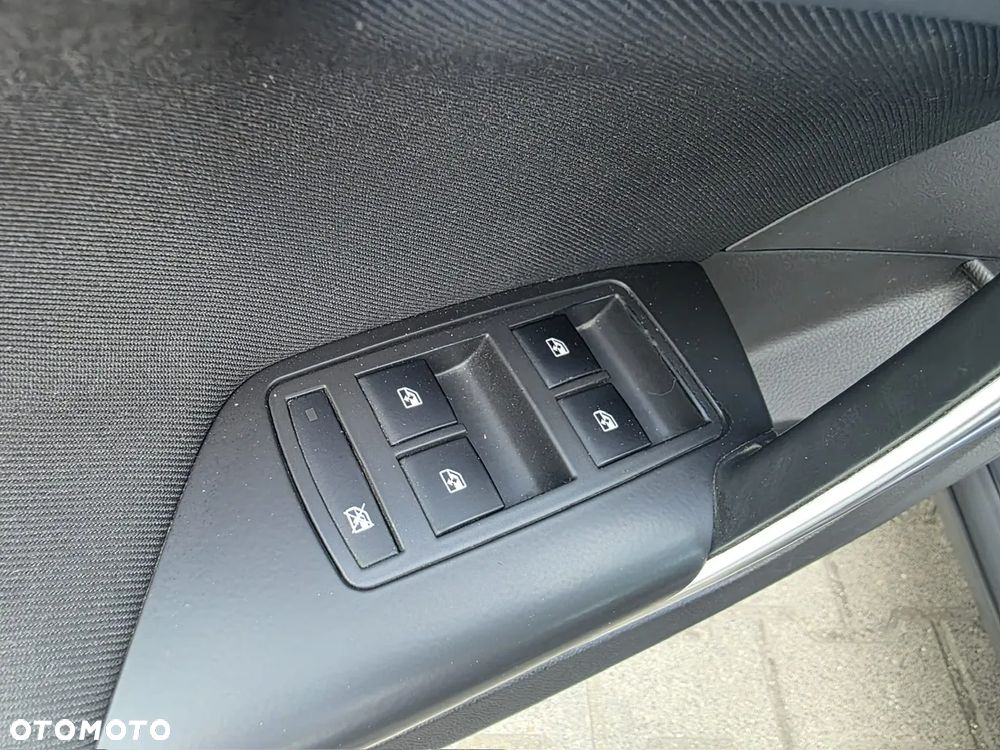 Opel Insignia - 14