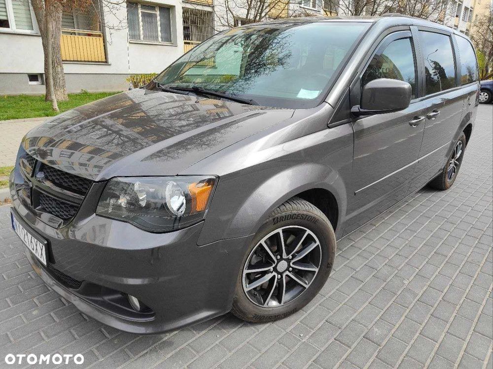 Dodge Grand Caravan - 2