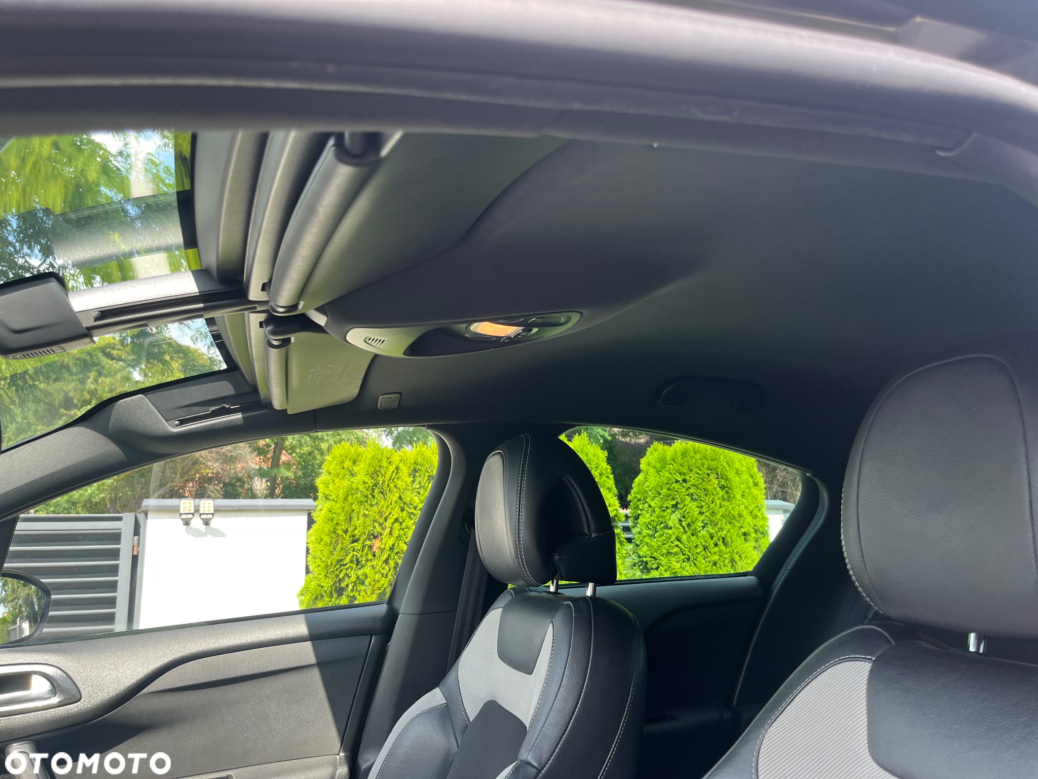 Citroën DS4 1.6 e-HDi SoChic MCP - 21