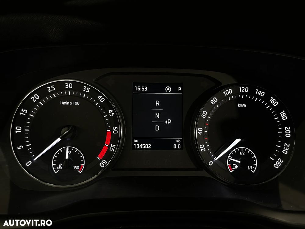 Skoda Octavia 2.0 TDI DSG Ambition - 29
