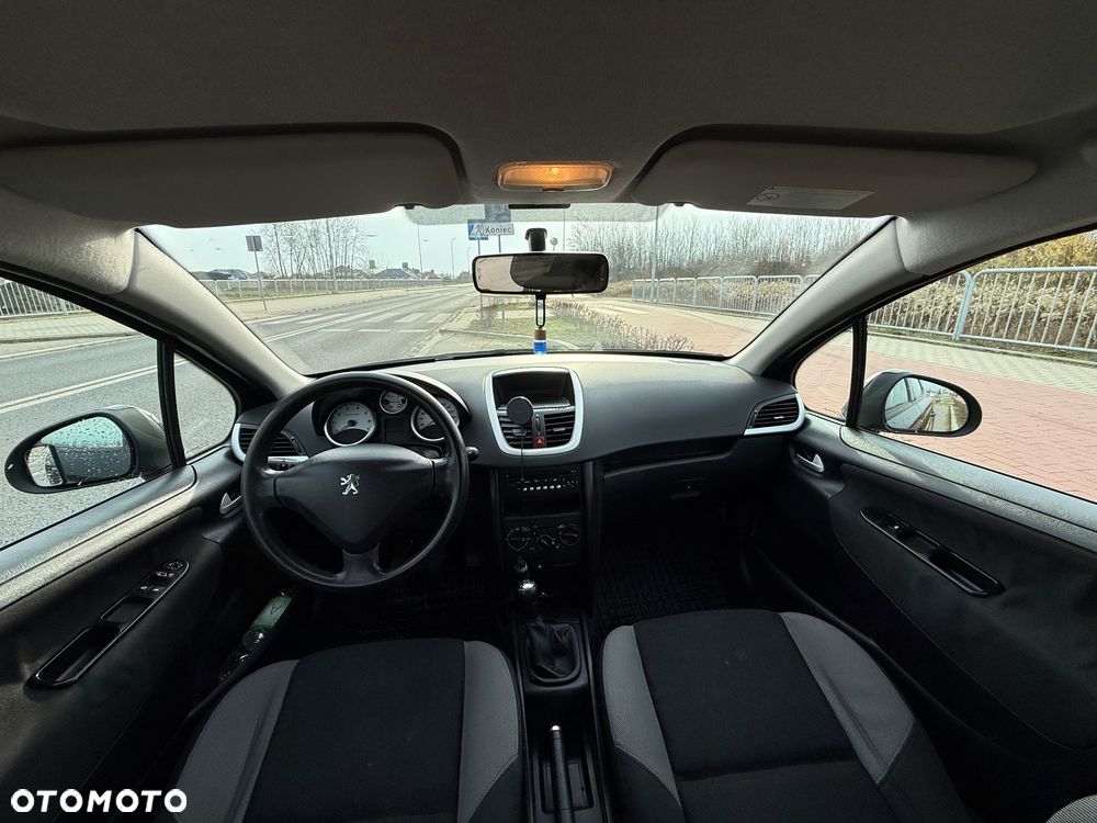 Peugeot 207 1.4 - 7