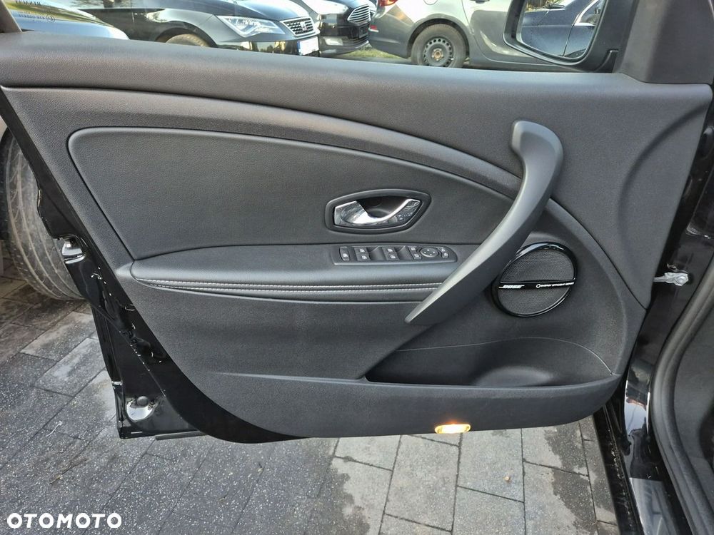 Renault Megane ENERGY TCe 130 BOSE EDITION - 12