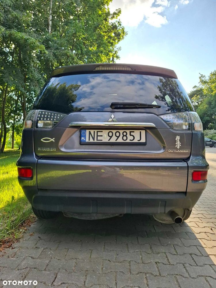 Mitsubishi Outlander - 4