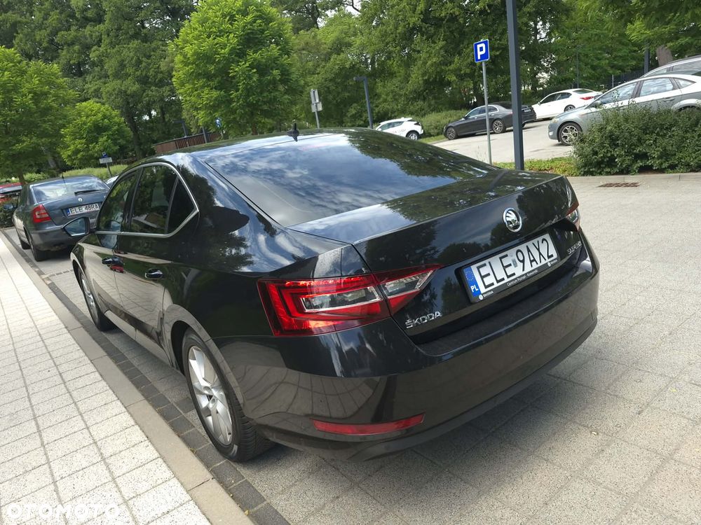 Skoda Superb 2.0 TDI Active DSG - 6
