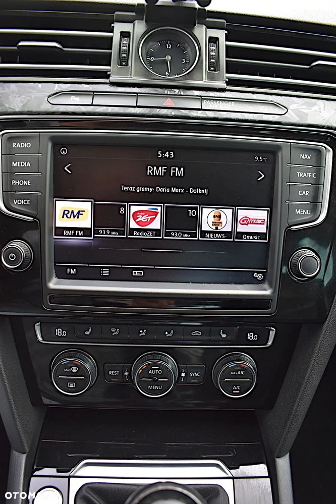 Volkswagen Passat - 20
