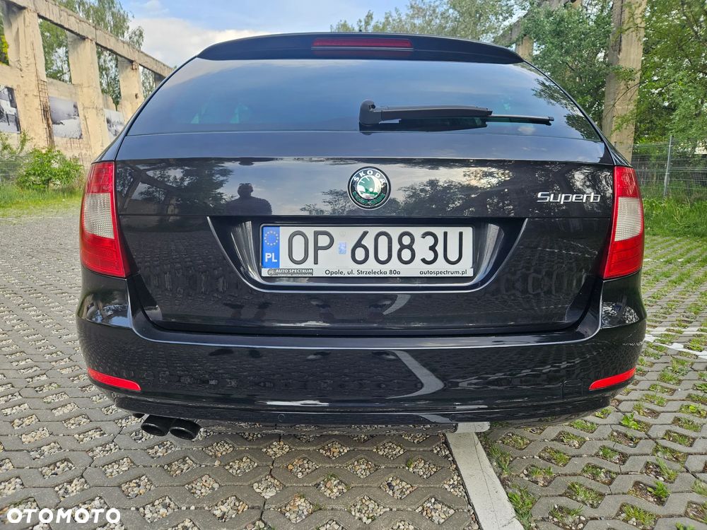 Skoda Superb 2.0 TDI DSG Elegance - 8
