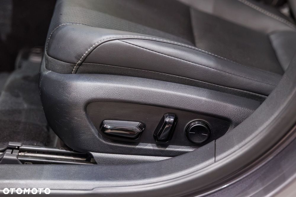 Lexus ES 300h Business Edition - 31