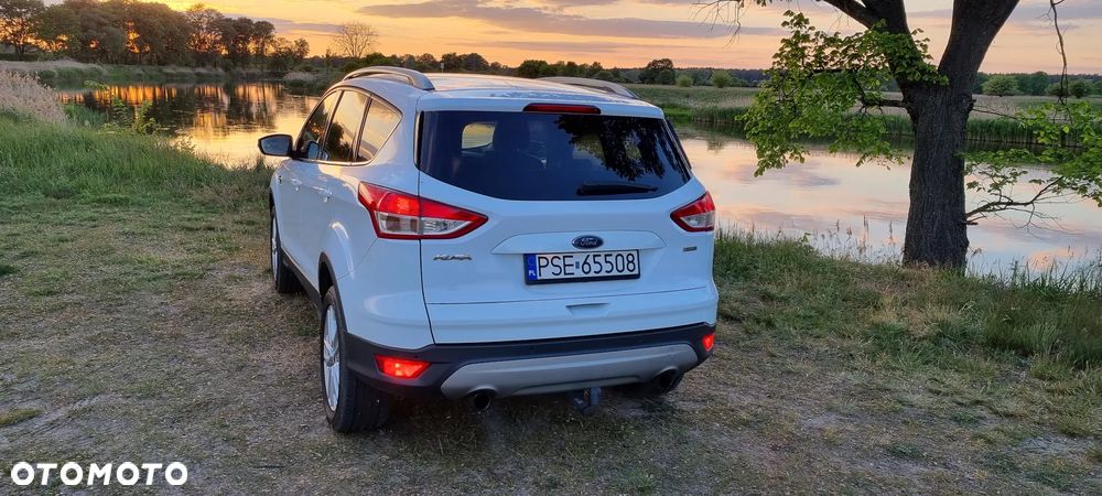 Ford Kuga 1.5 EcoBoost 2x4 Titanium - 6