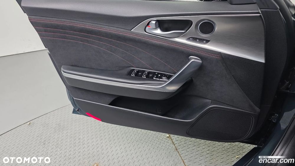 Kia Stinger 3.3 T-GDI V6 GT AWD - 27