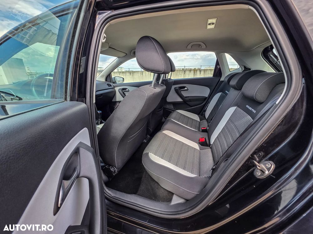 Volkswagen Polo 1.6 TDI Cross - 11