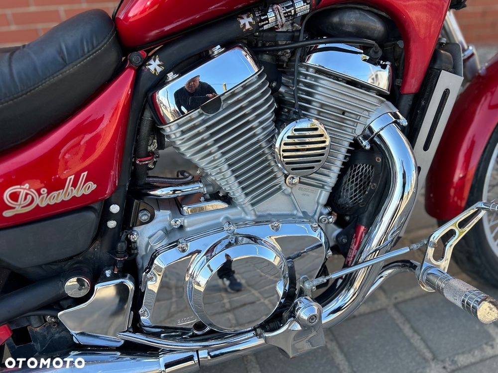 Suzuki Intruder - 26