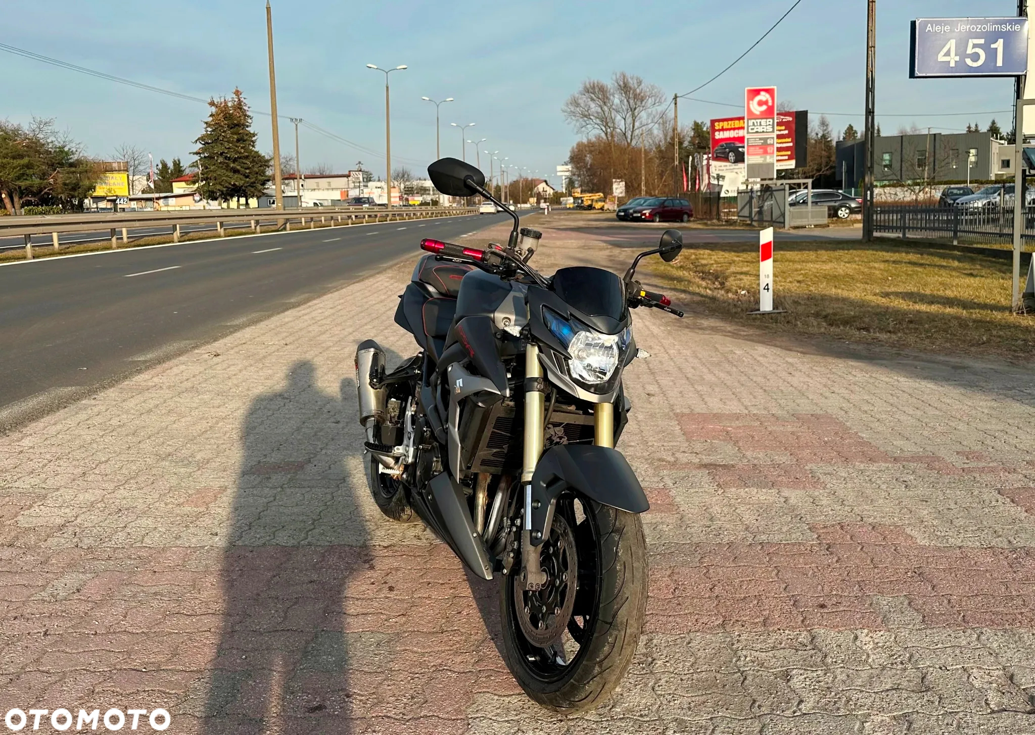 Suzuki GSR - 7