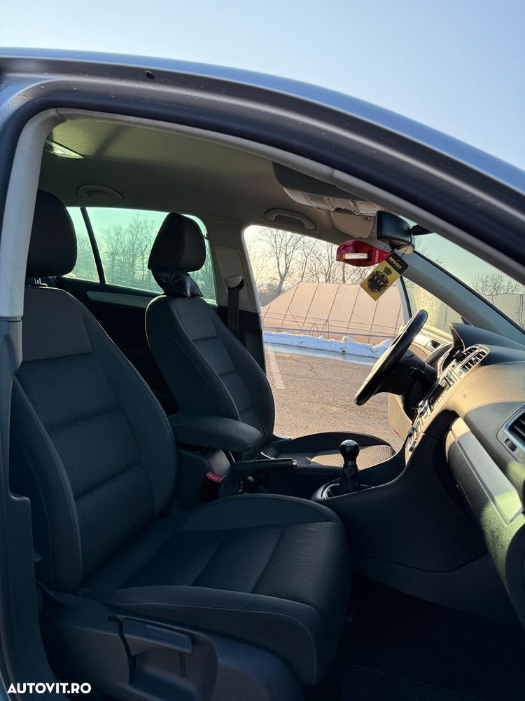 Volkswagen Golf - 11