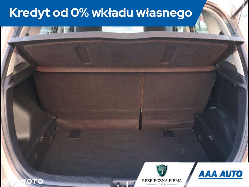 Kia Venga - 13