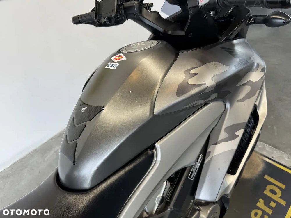 Honda VFR - 17