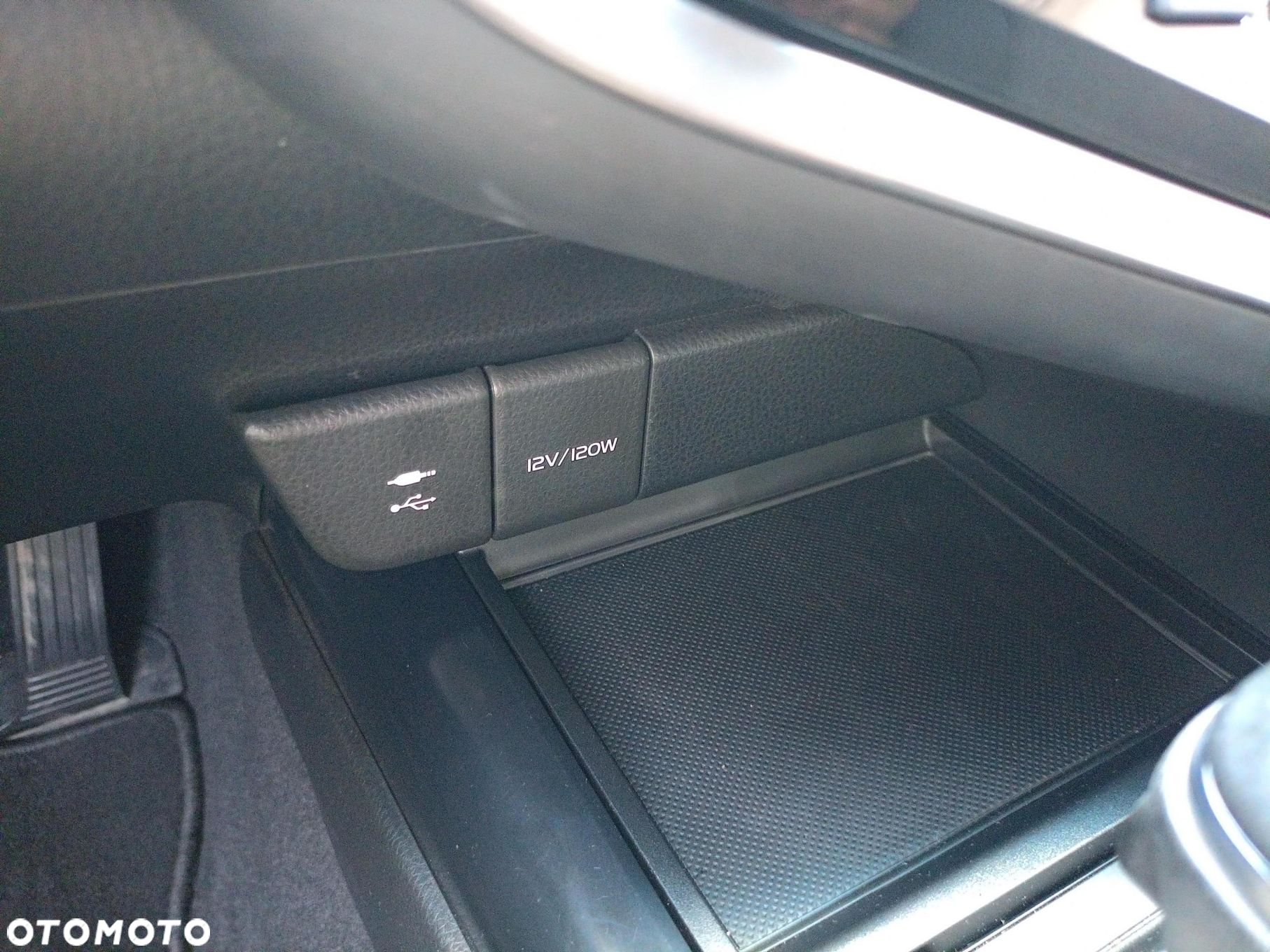 Toyota Camry - 21