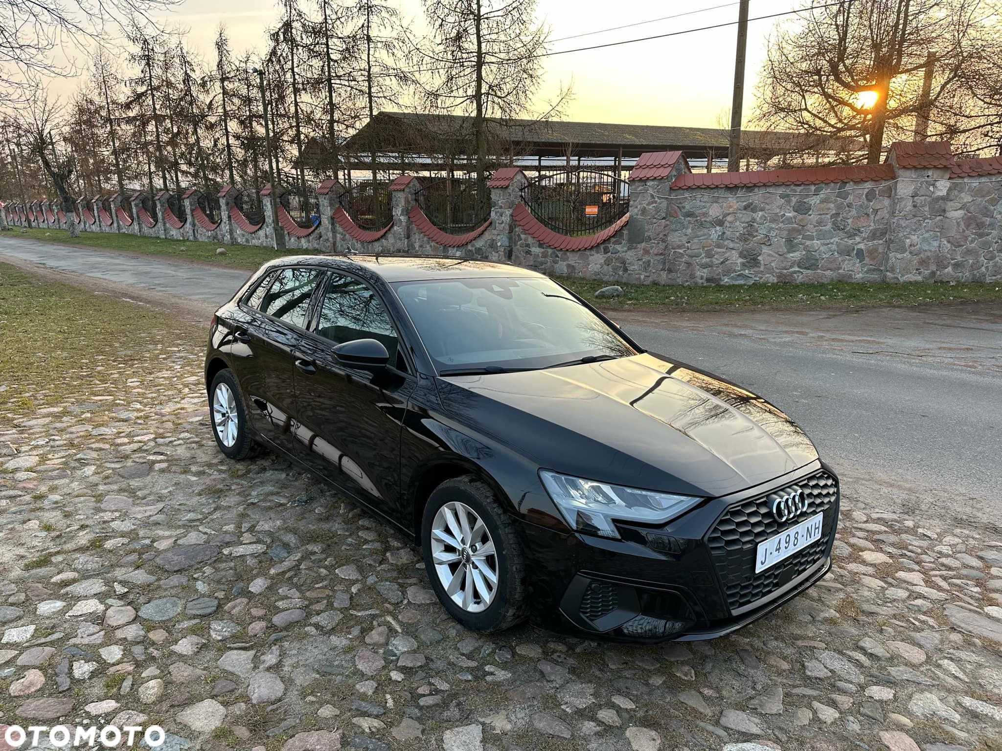 Audi A3 30 TFSI Sportback - 1