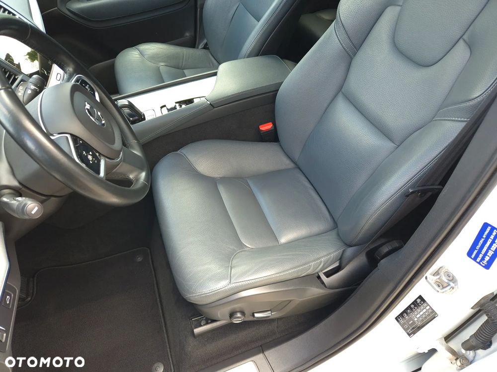 Volvo XC 90 B5 D AWD Momentum 7os - 31