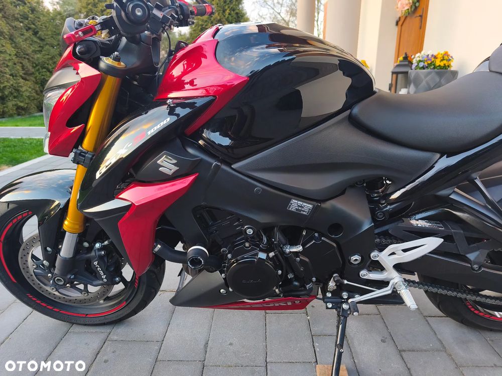 Suzuki GSX 1000 - 20