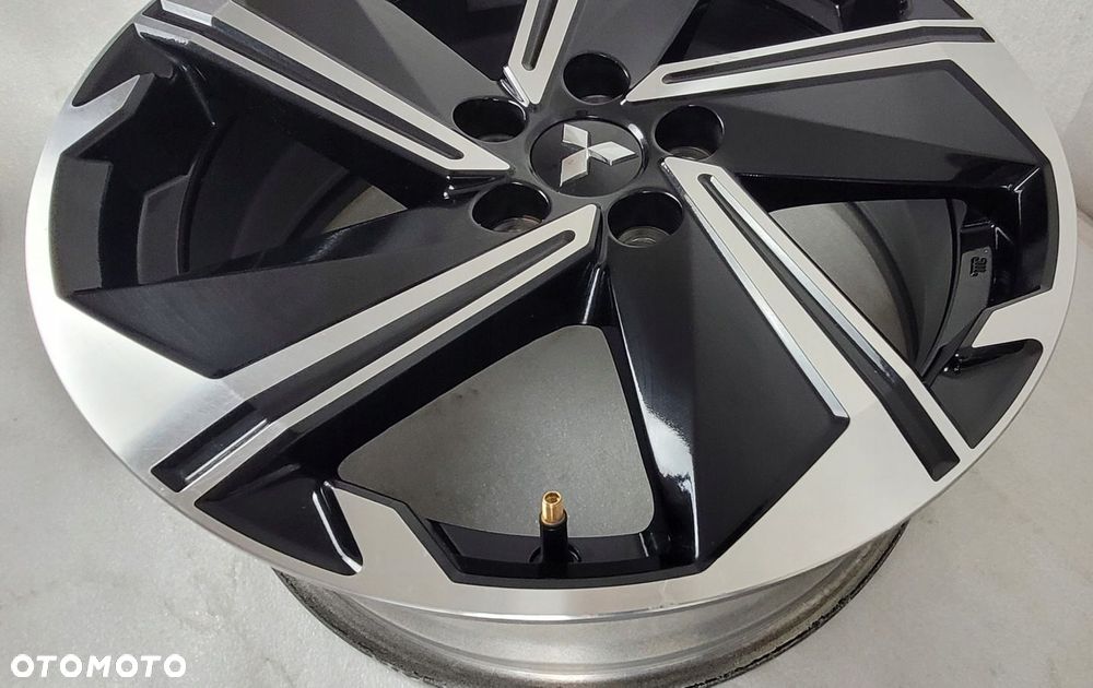 FELGI MITSUBISHI OUTLANDER ASX ECLIPSE CROSS 7x18 18 ET38 5x114,3 - 4