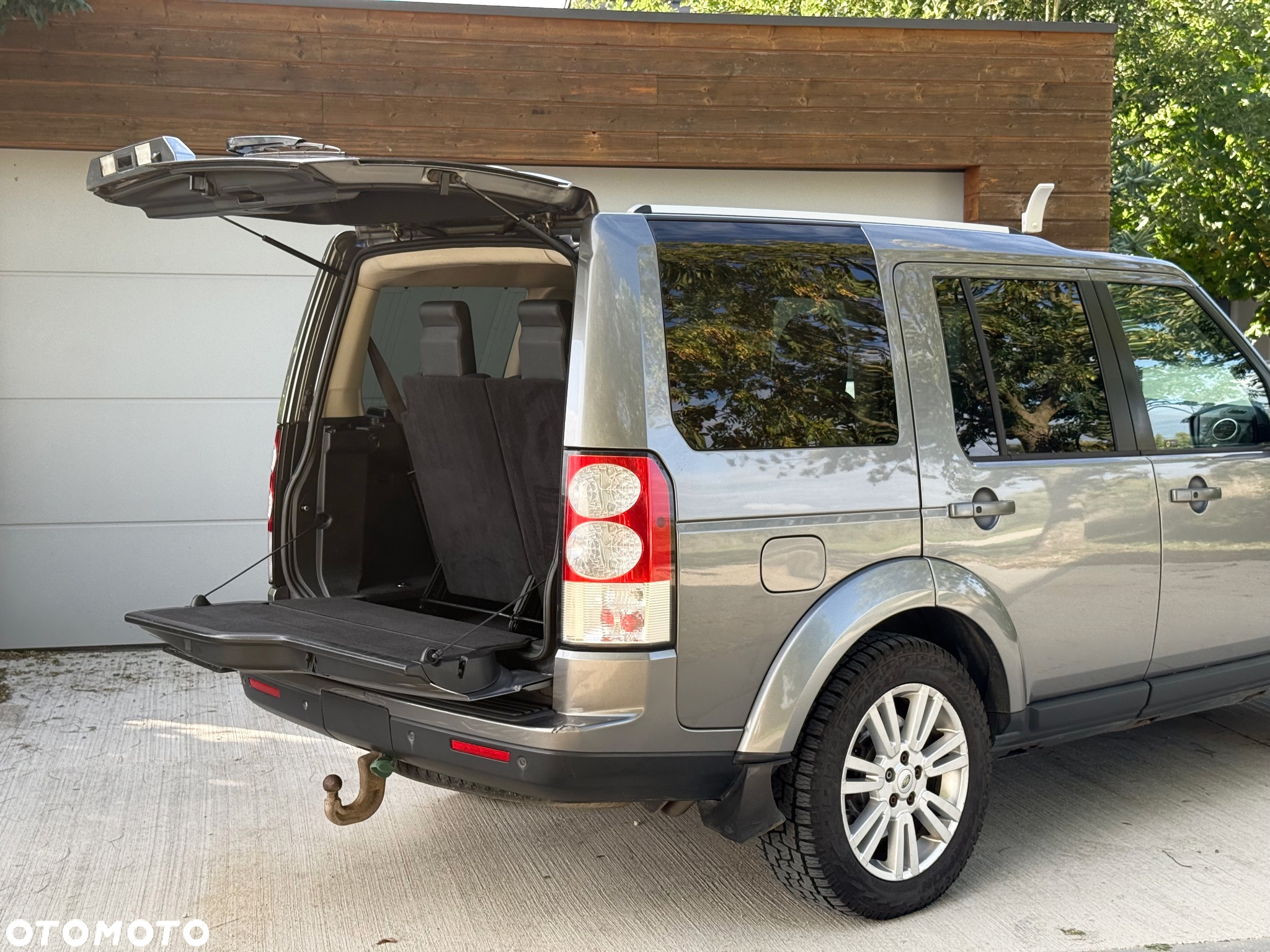 Land Rover Discovery IV 3.0D V6 HSE - 10