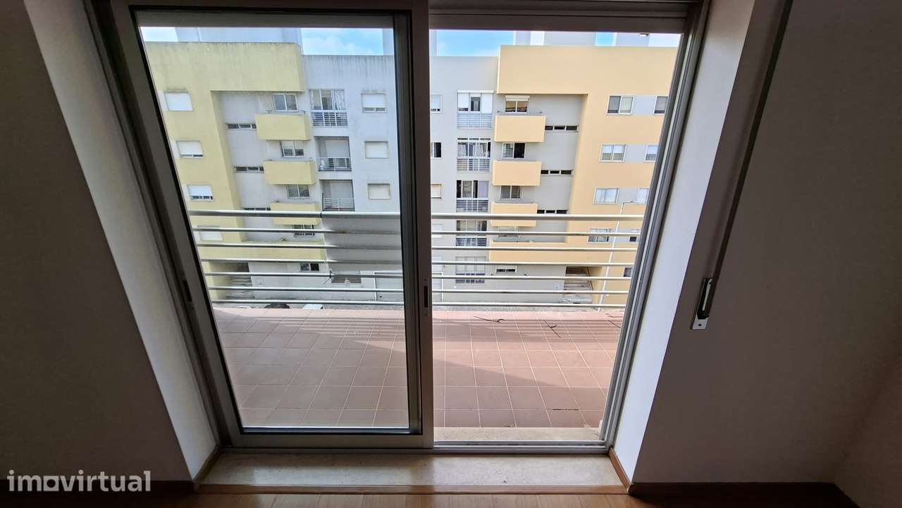 Apartamento T3 com 126m2 com lugar de garagem no Barreiro - Grande imagem: 5/16