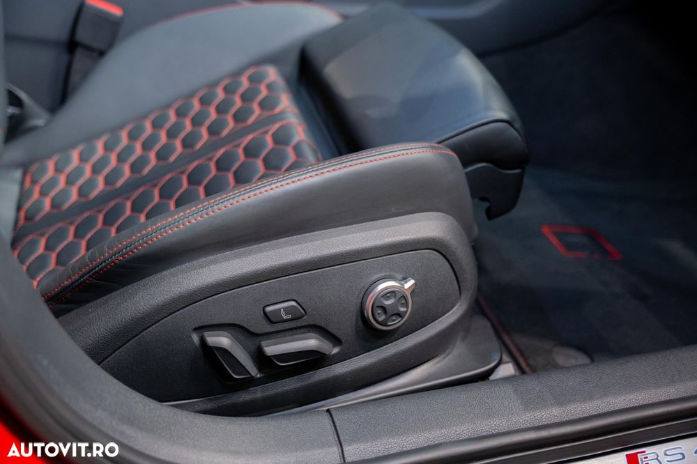 Audi RS4 Avant quattro Tiptronic - 28