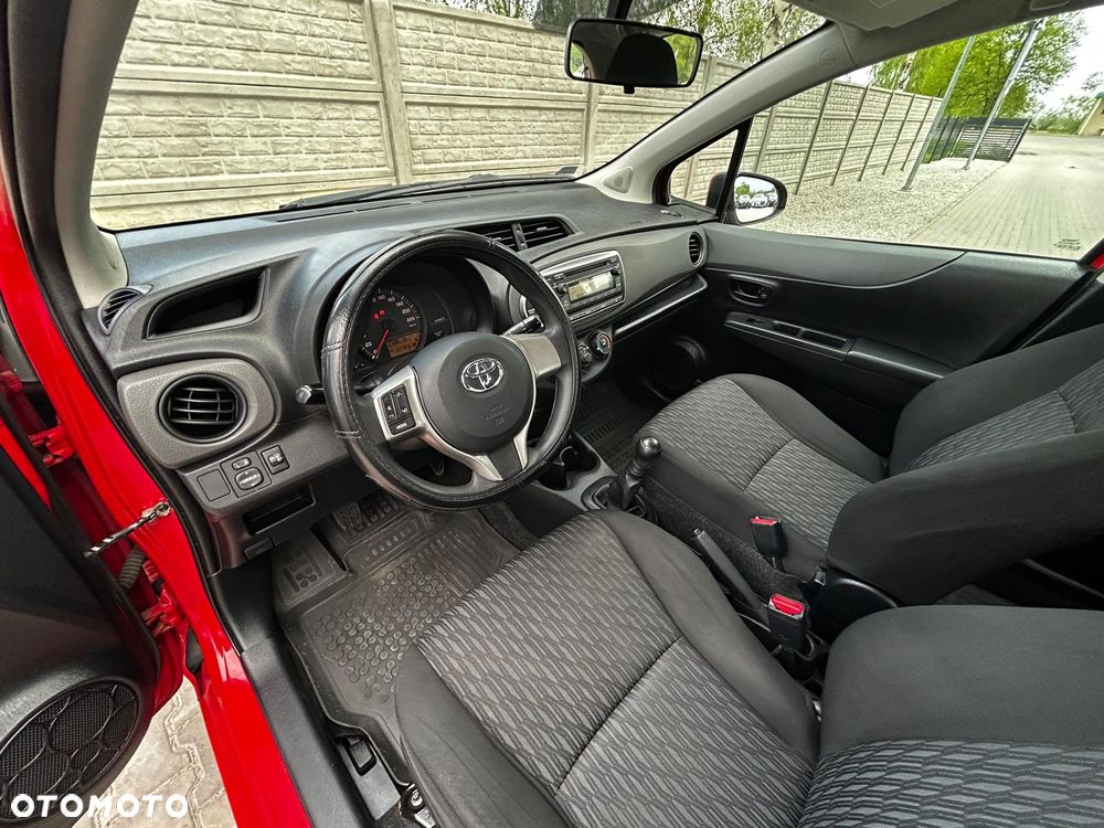 Toyota Yaris - 10