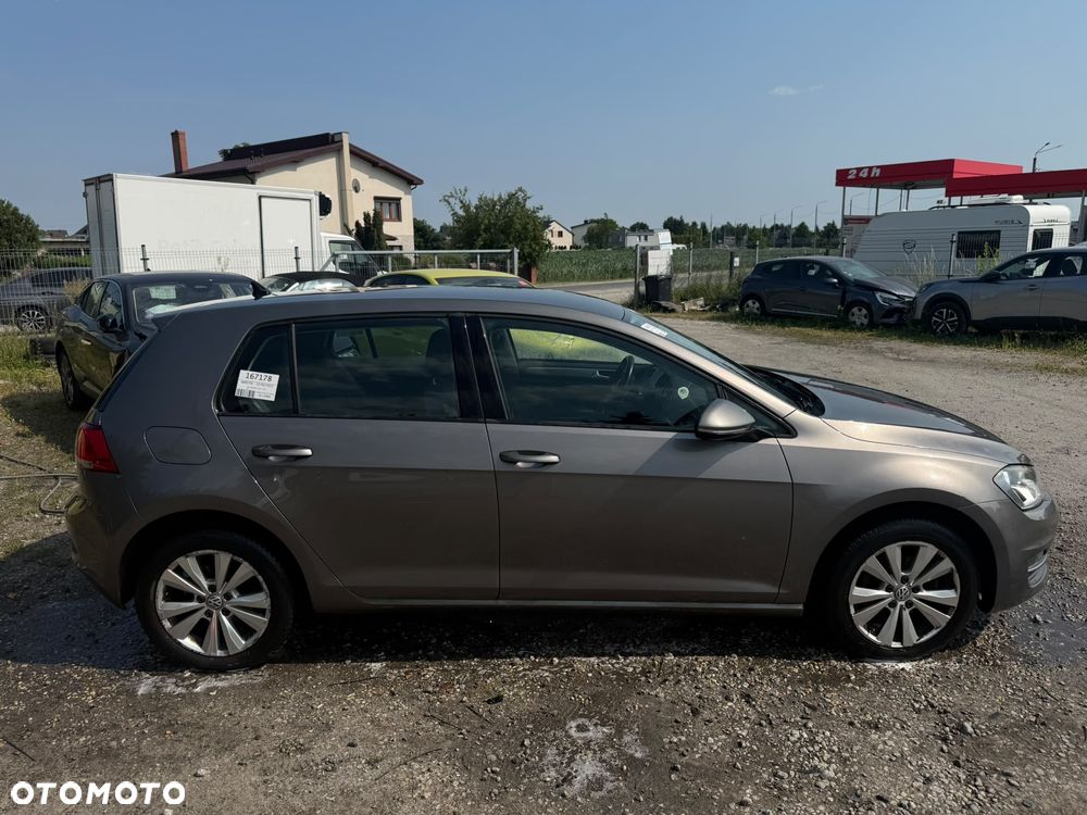 Volkswagen Golf - 2