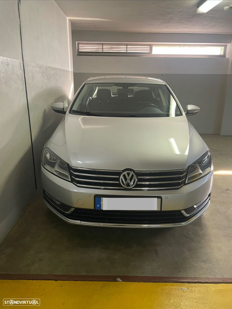 Volkswagen Passat 1.6 TDI BlueMotion — fotografia 2