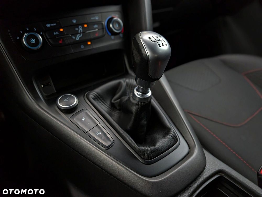 Ford Focus 1.5 EcoBoost ST-Line Black ASS - 26