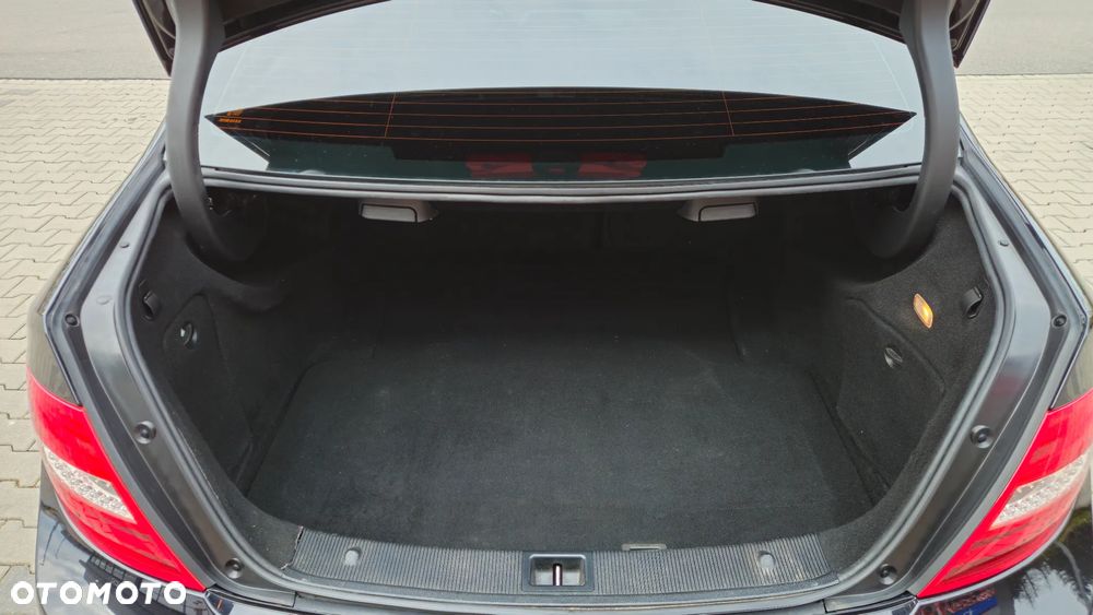 Mercedes-Benz Klasa C 200 CGI BlueEff Avantgarde - 18