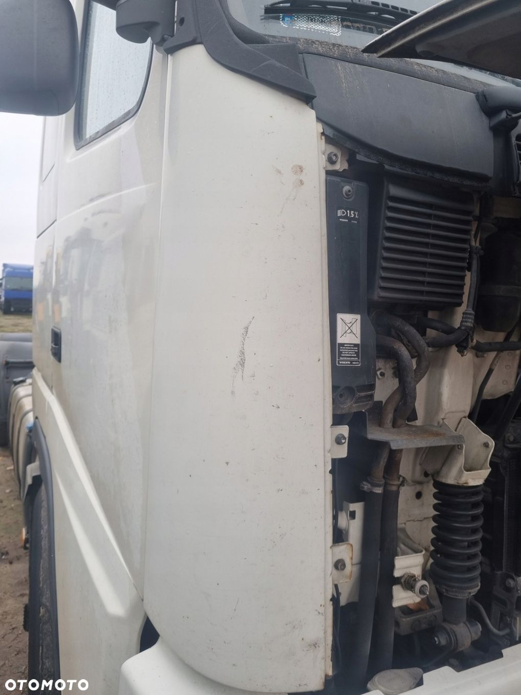 POLIK NAROŻNIK PRAWY OSŁONA SPOILER OWIEWKA VOLVO FH 12 FH 13 FH 16 - 1