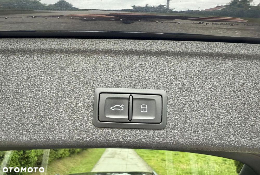 Audi A4 Avant 2.0 TDI S tronic quattro - 28