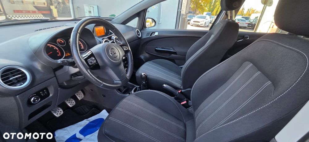 Opel Corsa 1.4 16V Energy - 32
