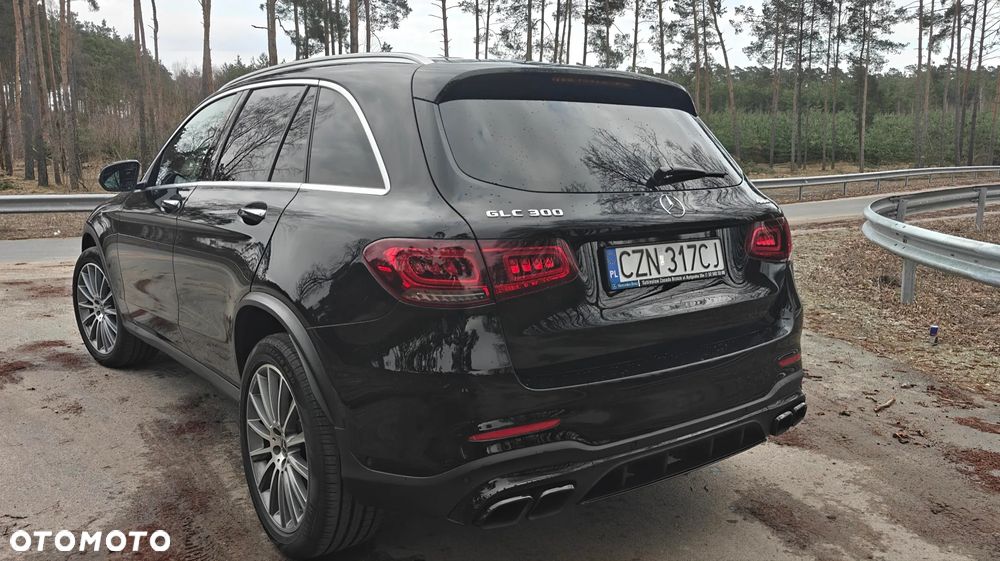 Mercedes-Benz GLC 300 4Matic 9G-TRONIC AMG Line - 10