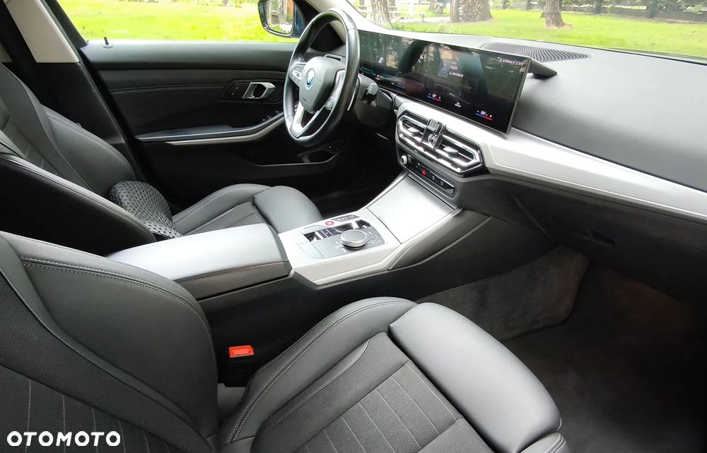 BMW Seria 3 330e PHEV xDrive - 10