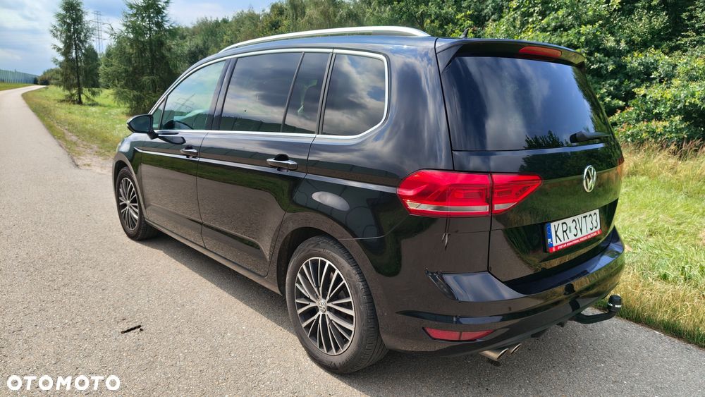 Volkswagen Touran 2016 photo 2