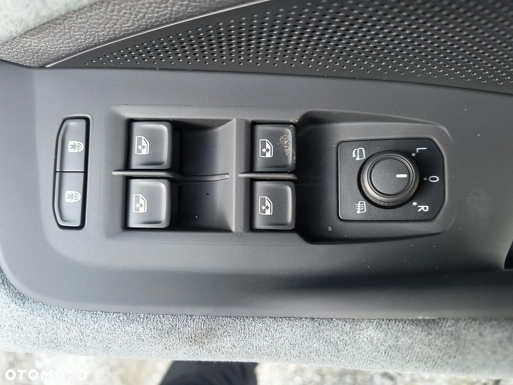 Skoda Superb 2.0 TSI Drive DSG - 22