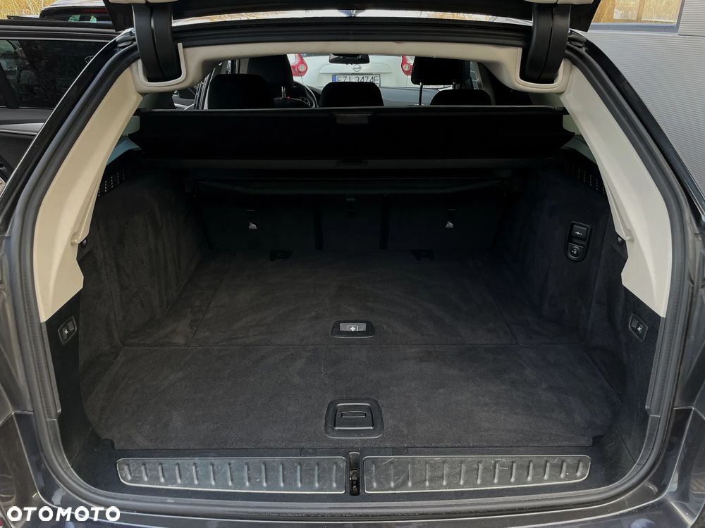 BMW Seria 5 520d - 36