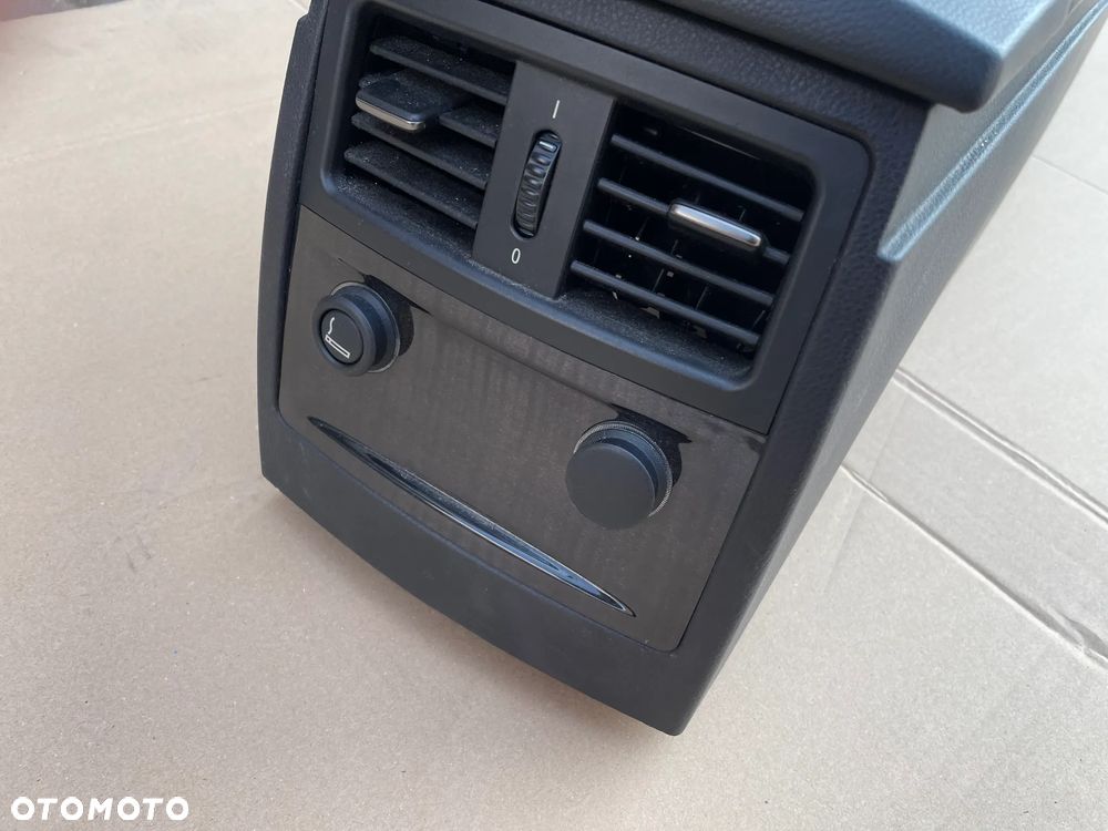 bmw e60 e61 podłokietnik europa tunel 2 gniazda - 4