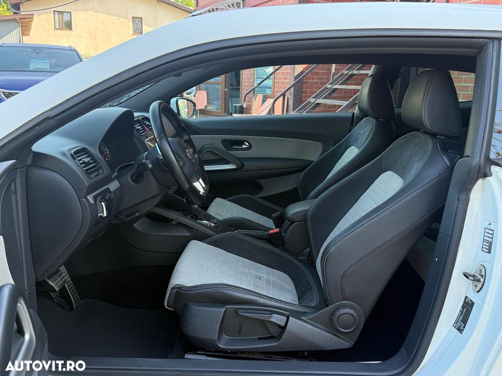 Volkswagen Scirocco 1.4 TSI DSG - 17