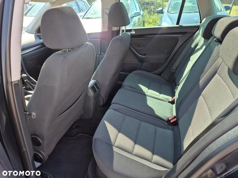 Volkswagen Golf 1.6 TDI Highline - 21