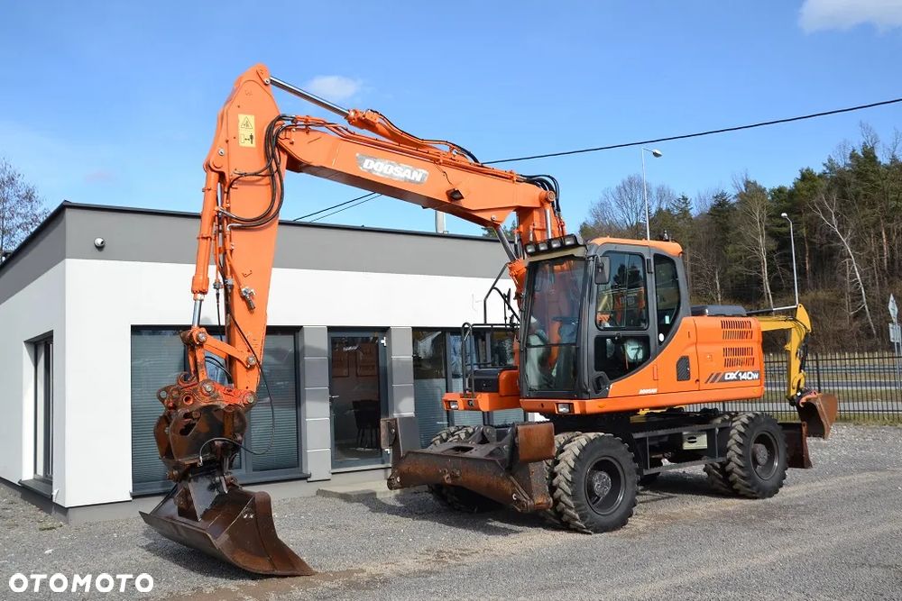 Doosan DX 140 W - 2