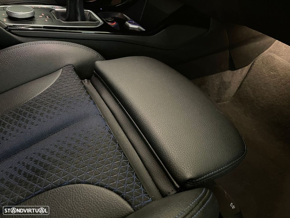 BMW 116 d Pack Desportivo M - 16