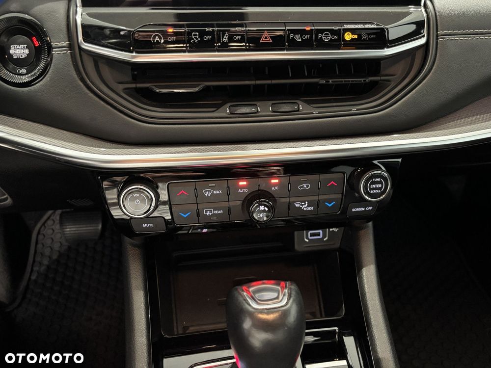 Jeep Compass - 16