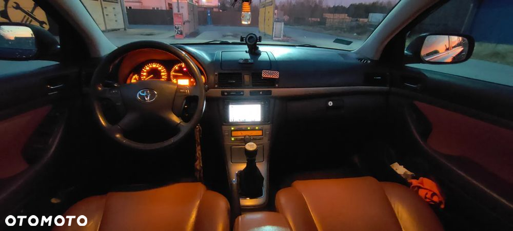 Toyota Avensis 2.0 D-4D - 8